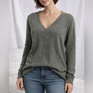 Medium VERVE Cotton Blend Camo Green V-Neck Pullover Sweater Knit Sleeve